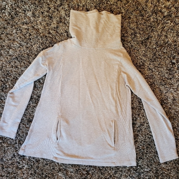 Soft Surroundings Women's Rayon Turtleneck Tunic Sweatshirt Top Size XS - Picture 2 of 8